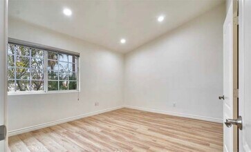 1133 S Hoover St in Los Angeles, CA - Building Photo - Building Photo