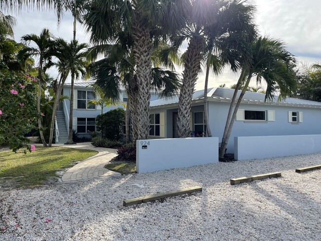 924 Coquina Ln in Vero Beach, FL - Foto de edificio - Building Photo