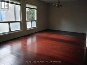 646 Village Pkwy in Markham, ON - Building Photo - Building Photo