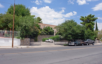 La Mariposa Apartments in El Paso, TX - Building Photo - Building Photo