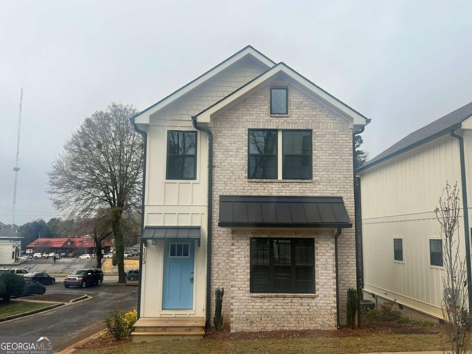 1023 Park Hill Dr in Gainesville, GA - Building Photo