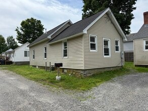 161 Lake St in Winchester, CT - Building Photo - Building Photo