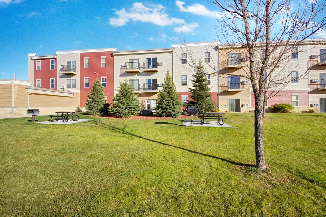 Heritage Village Apartments in Sartell, MN - Building Photo