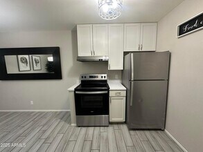 5525 E Thomas Rd in Phoenix, AZ - Building Photo - Building Photo