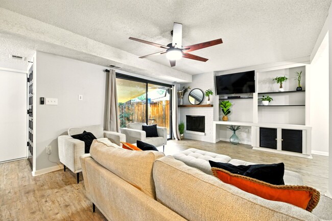 7995 E Mississippi Ave in Denver, CO - Building Photo - Building Photo
