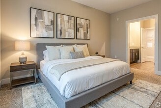 Gateway Crossing in Clarksville, IN - Building Photo - Building Photo