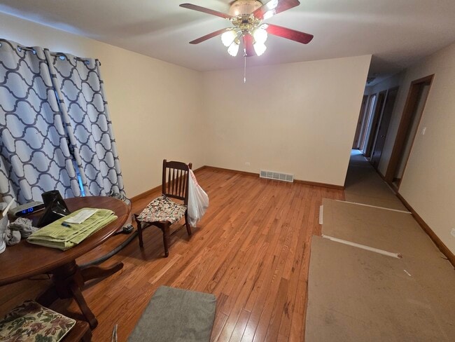 1906 Beach Rd in McHenry, IL - Building Photo - Building Photo