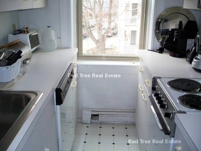 15 Colborne Rd, Unit 12 in Boston, MA - Building Photo - Building Photo