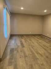 7445 Laurelgrove Ave in North Hollywood, CA - Foto de edificio - Building Photo