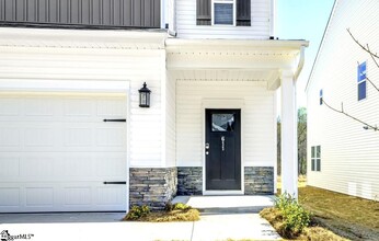 611 Poinsett Bridge Wy in Greenville, SC - Building Photo - Building Photo