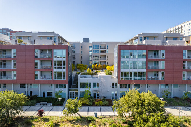 235 Berry St in San Francisco, CA - Foto de edificio - Building Photo