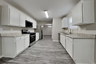 7010 Durango Dr in Magnolia, TX - Building Photo - Building Photo