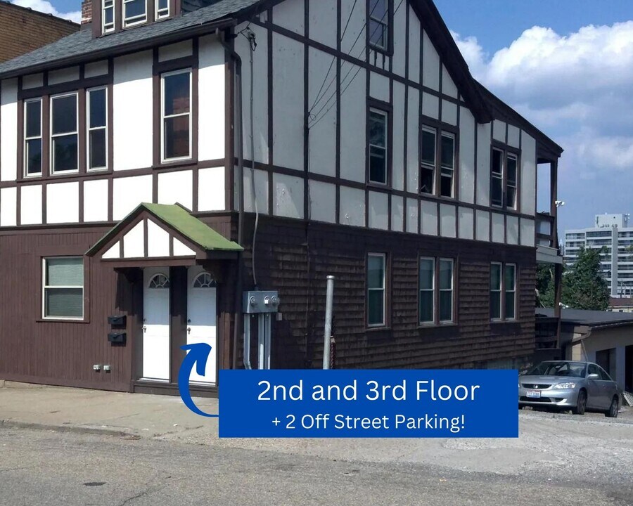 110 Natchez St in Pittsburgh, PA - Building Photo