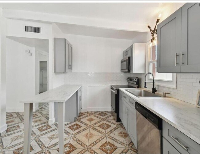 7704 Patrician Pl in Tampa, FL - Foto de edificio - Building Photo