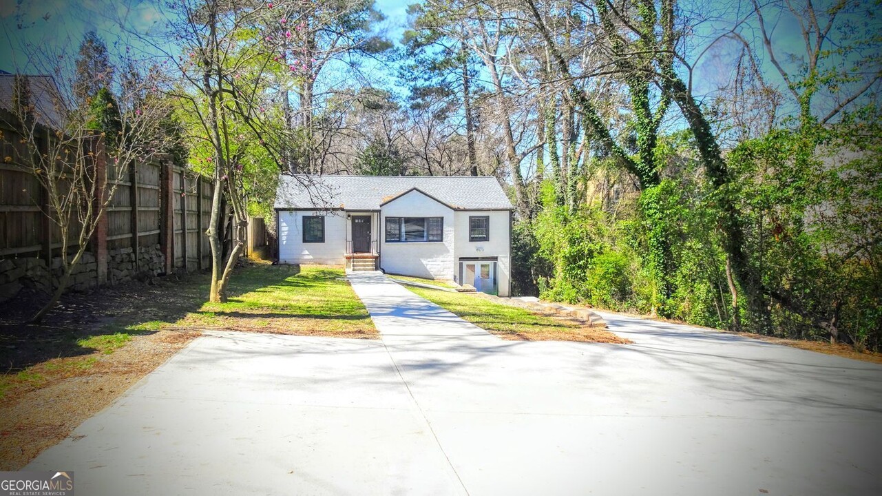 1524 Chantilly Dr NE in Atlanta, GA - Building Photo