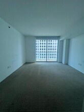 500 Brickell Ave, Unit 2904 in Miami, FL - Building Photo - Building Photo