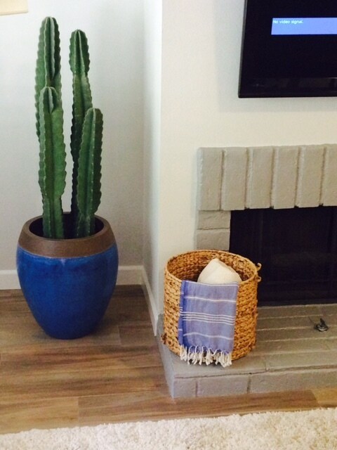 17113 Palisades Cir in Pacific Palisades, CA - Foto de edificio - Building Photo