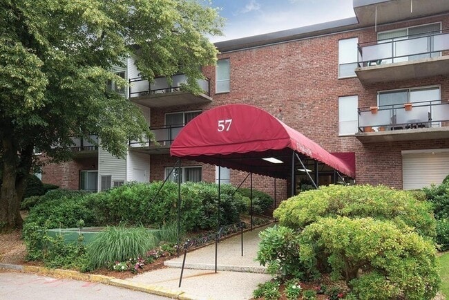 57 Broadlawn Park, Unit 7