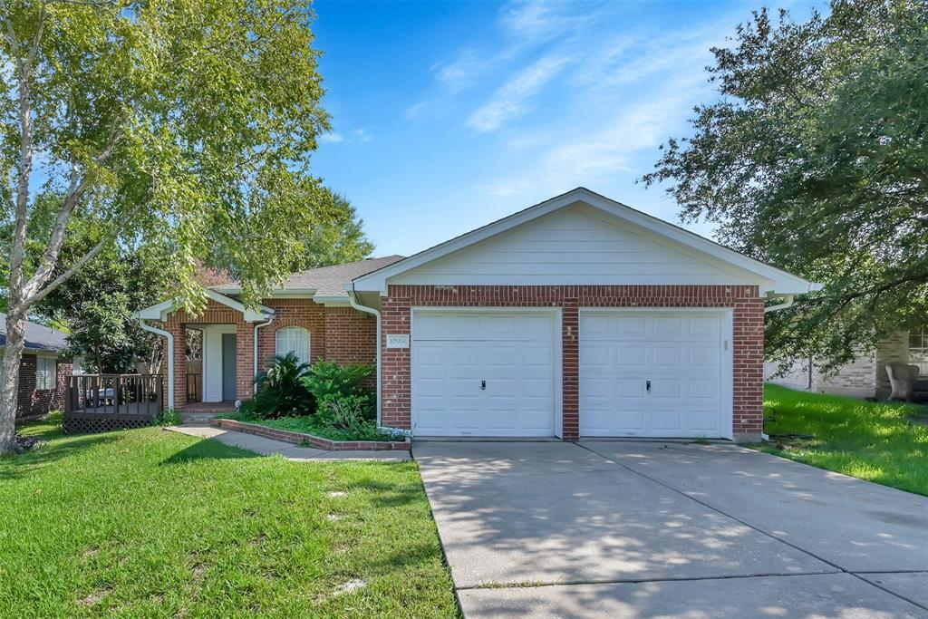 10914 Waterview Cir in Montgomery, TX - Building Photo