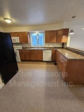 432 Colchester Ave in Burlington, VT - Foto de edificio - Building Photo