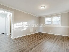 4527 Robney Dr in Columbia, SC - Foto de edificio - Building Photo