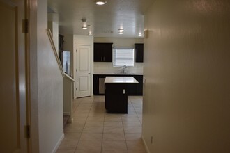 656 Jessie Dr in Merced, CA - Building Photo - Building Photo