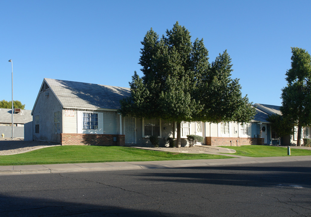 6041 W Oregon Ave in Glendale, AZ - Building Photo