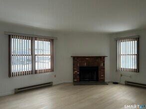 43 Valley Dr in New Milford, CT - Building Photo - Building Photo