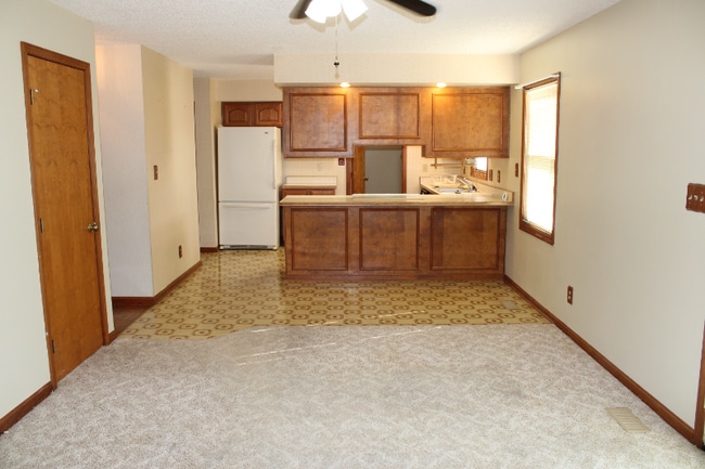 1701 Southfield Rd in Evansville, IN - Foto de edificio - Building Photo