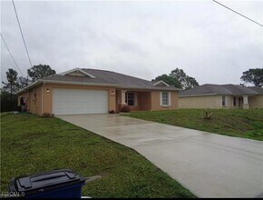 3204 31st St W in Lehigh Acres, FL - Building Photo - Building Photo