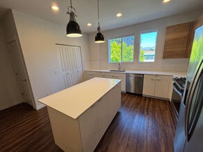 2158 N 185th St in Shoreline, WA - Building Photo - Building Photo