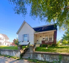 501-503 16th Ave in Moline, IL - Building Photo