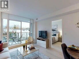 1295 Conifer St in North Vancouver, BC - Building Photo