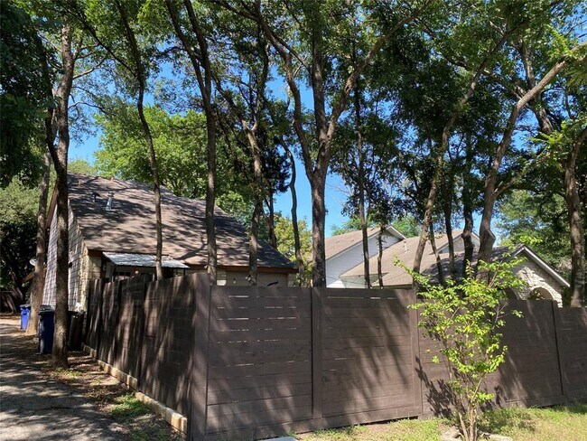 property at 1712 Cinnamon Path