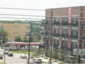 Este Condominiums in Austin, TX - Building Photo