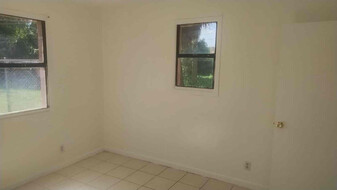 1649 W 26th St in West Palm Beach, FL - Building Photo - Building Photo