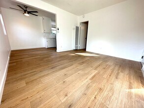 2139 Clinton St in Los Angeles, CA - Building Photo - Building Photo