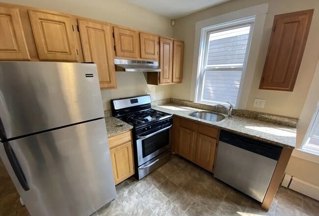 66 Middle St, Unit 2 in Boston, MA - Building Photo - Building Photo