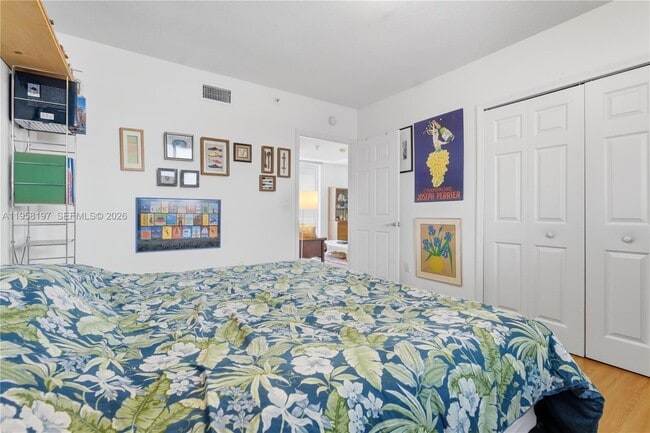 7800 Collins Ave in Miami, FL - Building Photo - Building Photo