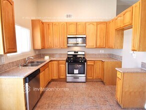 15720 Shadow Mountain Ln in Lake Elsinore, CA - Building Photo - Building Photo