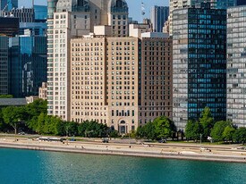 850 N Lake Shore Dr, Unit 906 in Chicago, IL - Building Photo