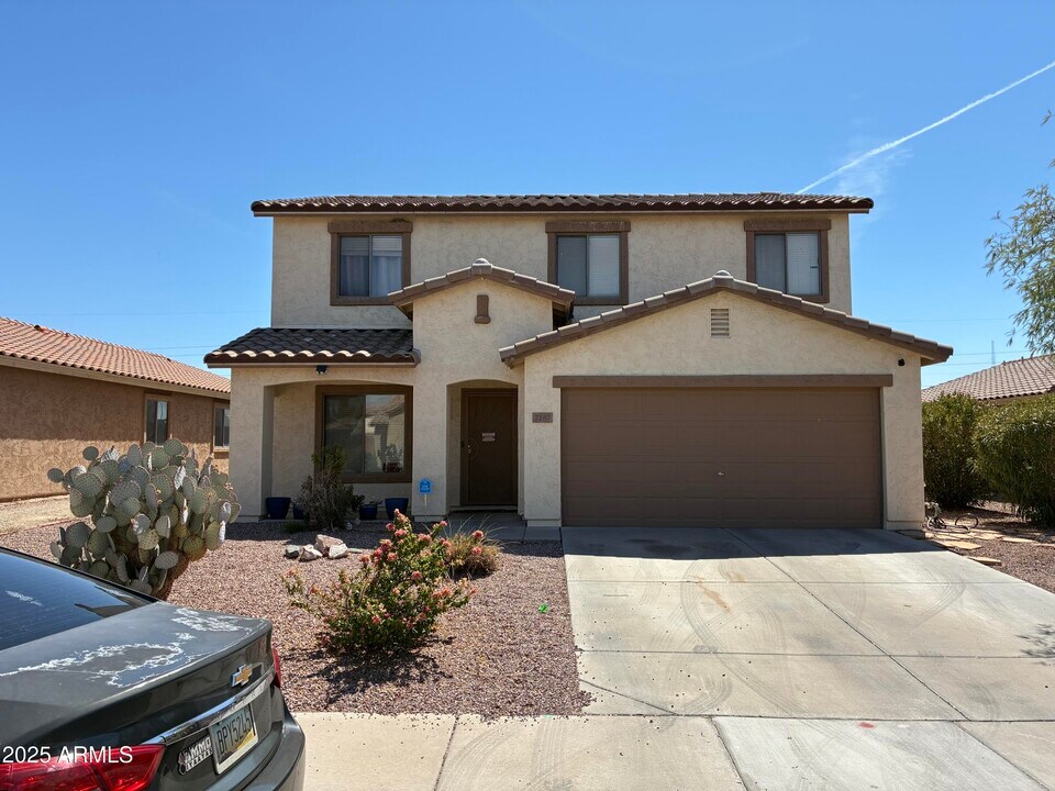 7287 S Sunrise Way in Buckeye, AZ - Building Photo