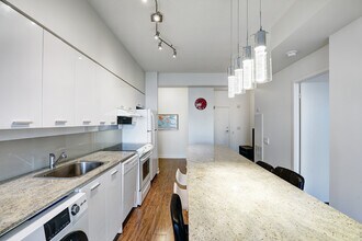 29 Singer Ct in Toronto, ON - Building Photo - Building Photo