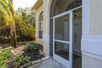 7864 Stratford Dr in Naples, FL - Foto de edificio - Building Photo