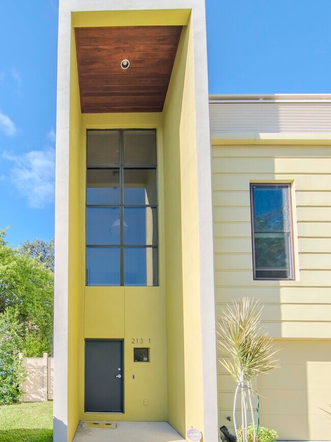 213 S Moody Ave in Tampa, FL - Building Photo - Building Photo
