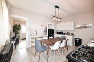 2106 Pogue Ave in Cincinnati, OH - Building Photo - Building Photo