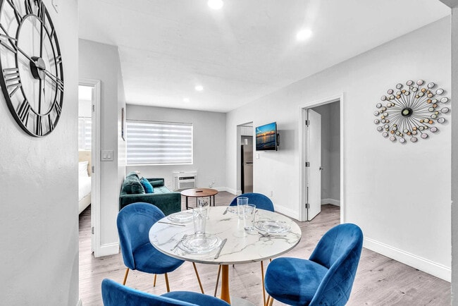 10004 E Bay Harbor Dr
