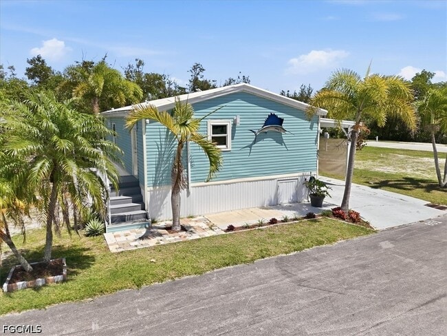 property at 851 Arapaho Trail