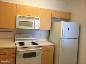 1091 Golden Lakes Blvd in West Palm Beach, FL - Building Photo - Building Photo