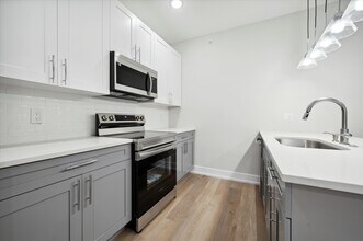 701 N 40th St, Unit #9 in Philadelphia, PA - Building Photo - Building Photo